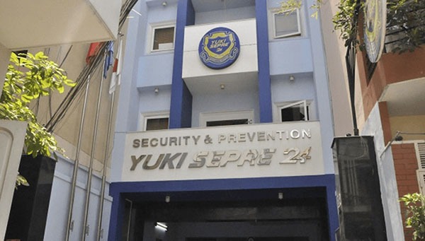 Làm bảng hiệu công ty bảo vệ chữ nổi inox 