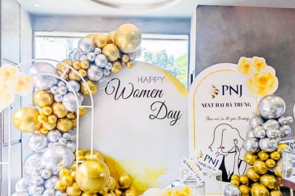 Mẫu phồng nền, backdrop 20-10 tại của hàng PNJ