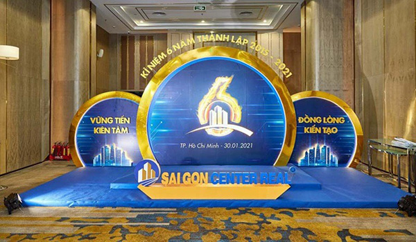Thi công backdrop check in tại HCM