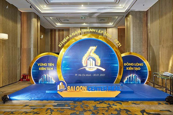 Thi công backdrop kỷ niệm thành lập công ty tại HCM