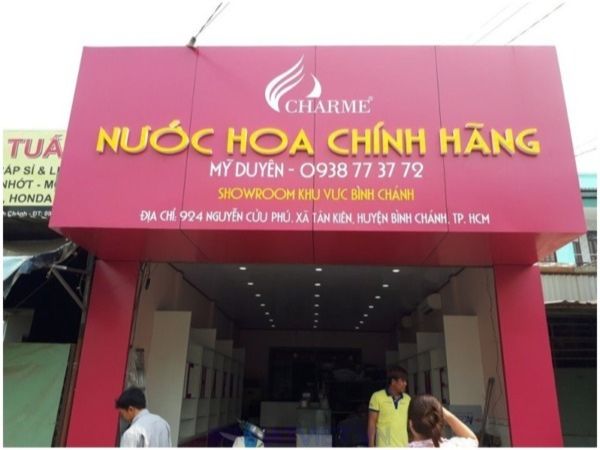 Mẫu bảng hiệu lu chữ nổi cửa hàng nước hoa