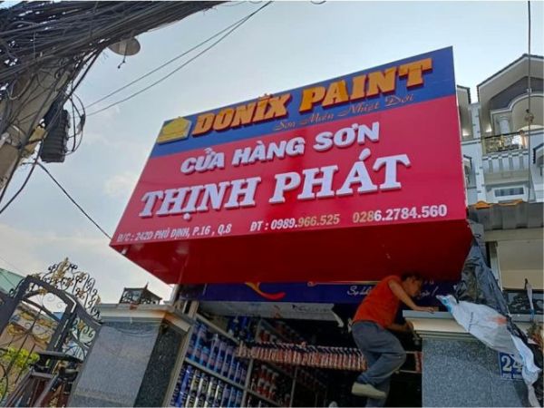 Bảng hiệu alu chứ nổi cửa hàng sơn