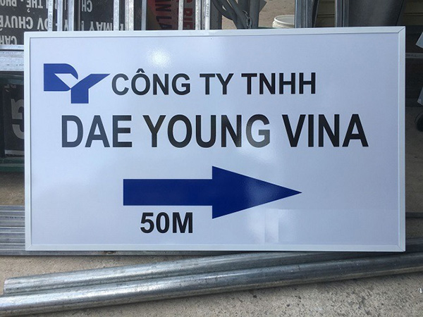 Mẫu bảng hiệu alu dán decal biển chi dẫn
