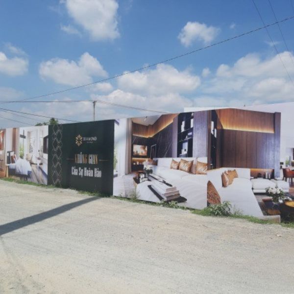 Thi c&ocirc;ng h&agrave;ng r&agrave;o c&ocirc;ng tr&igrave;nh khung sắt l&oacute;t t&ocirc;n căng bạt chuy&ecirc;n nghiệp