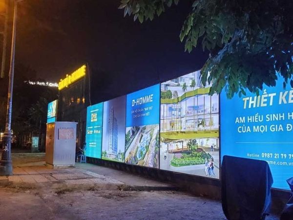 Thi c&ocirc;ng hoarding hộp đ&egrave;n Hiflex tại HCM