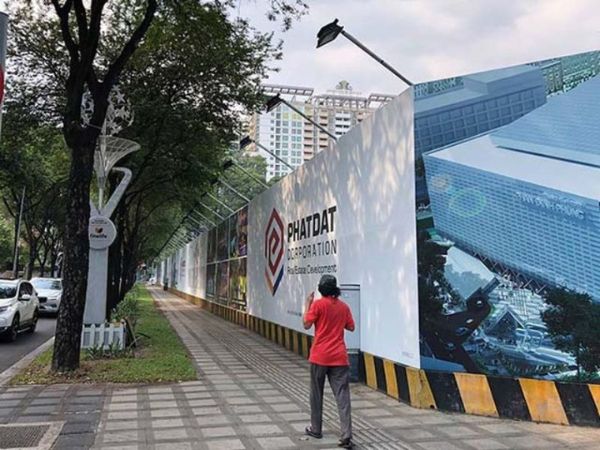 Thi c&ocirc;ng h&agrave;ng r&agrave;o dự &aacute;n PhatDat