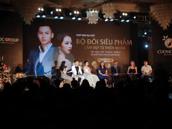 Thi công backdrop lễ ra mắt giá rẻ HCM