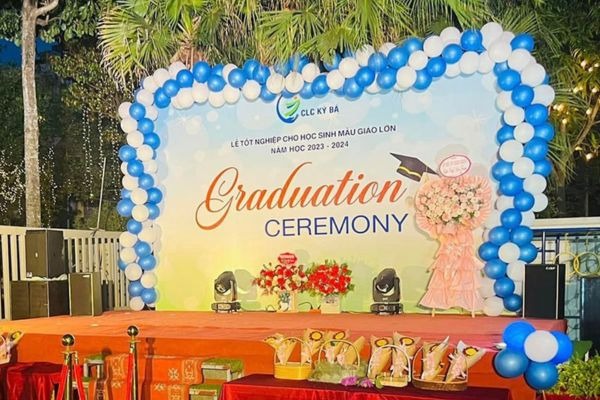 Mẫu backdorp lễ tốt nghiệp cho học sinh mẫu giáo lớn