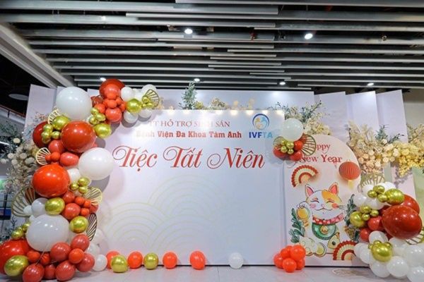 Mẫu backdrop tiệc tất niên phòng khám nha khoa