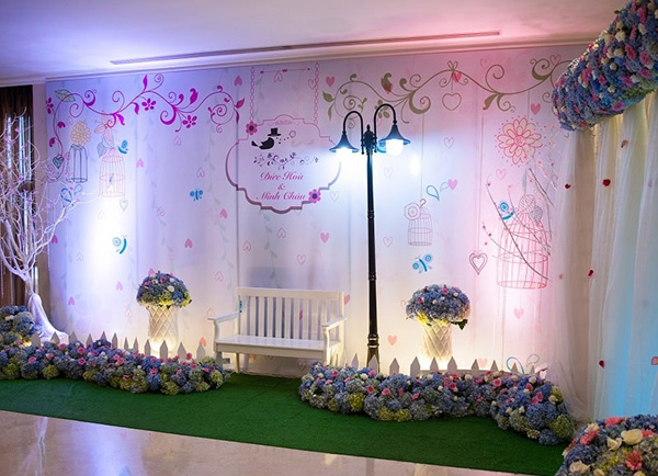 Mẫu backdrop sự kiện đám cưới ấn tượng