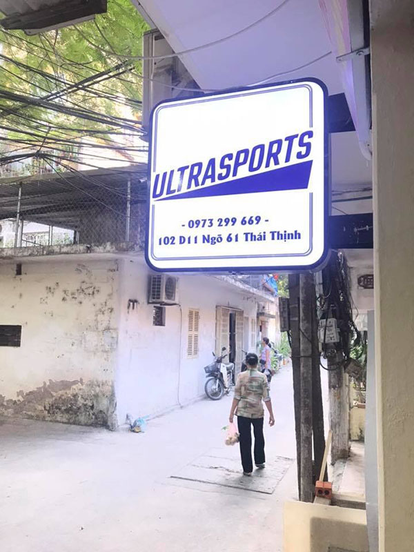 Biển vẫy shop quần áo nổi bật