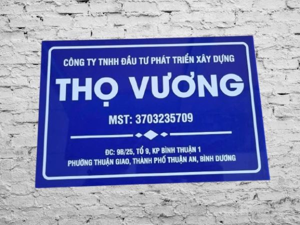 L&agrave;m bảng hiệu c&ocirc;ng ty mica gi&aacute; rẻ