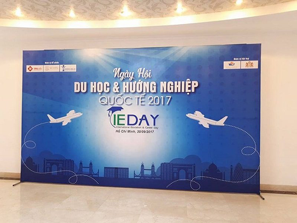 Mẫu backdrop hiflex cho khu vực tiếp khách