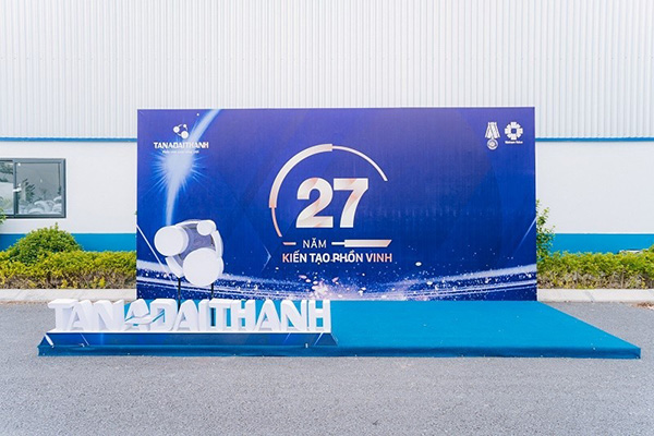 Mẫu backdrop hiflex kỷ niệm 27 năm kiến tạo