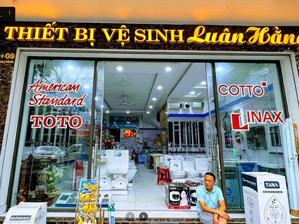 Mẫu chữ nổi cửa h&agrave;ng thiết bị vệ sinh Lu&acirc;n Hằng