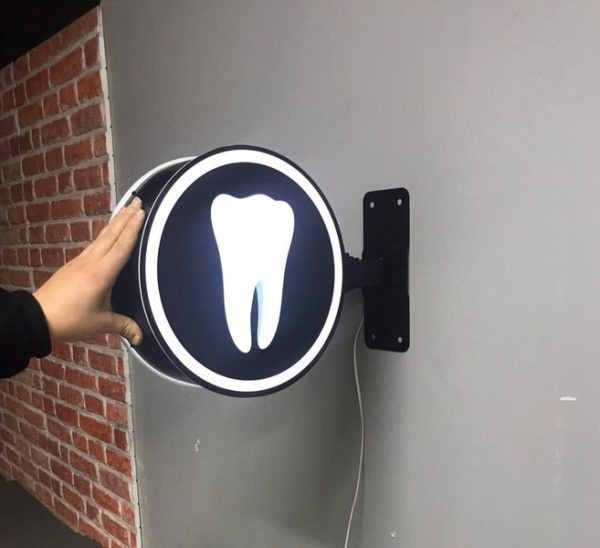 Mẫu biển vẫy phòng khám răng  hàm mặt đẹp, ấn tượng