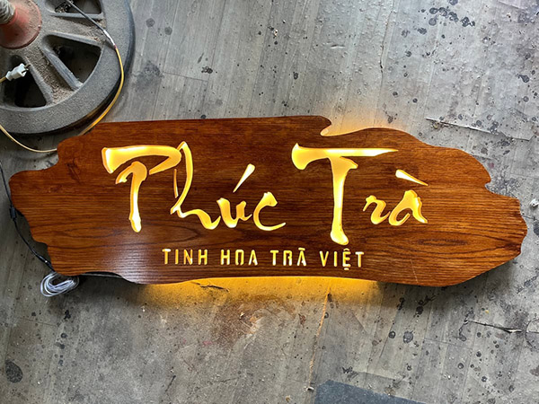 L&agrave;m bảng hiệu gỗ c&oacute; đ&egrave;n LED tiệm Tr&agrave;