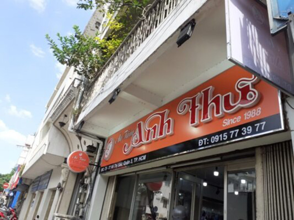 Mẫu chữ mica chân fomex cho cửa hàng Anh Thư