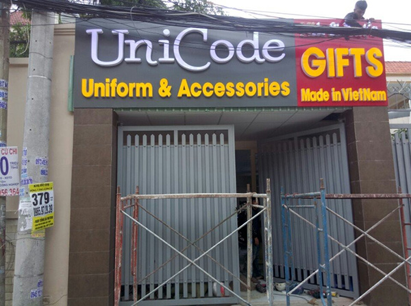 Thi công chữ mica chân fomex giá rẻ, trọn gói TPHCM