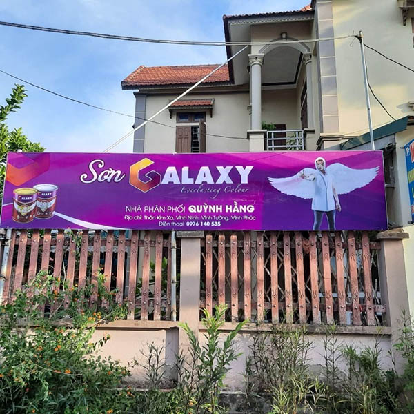 Treo băng rôn quảng cáo sản phẩm mới