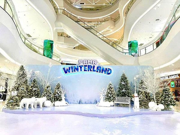 Mẫu backdrop trang trí Noel tại trung tâm thương mại