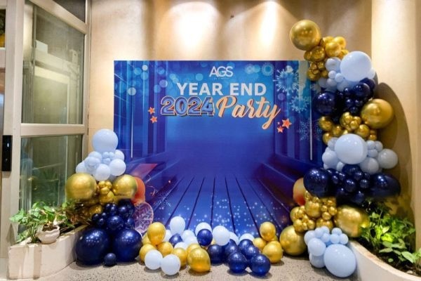 Mẫu backdrop year end party đẹp nhất 2025
