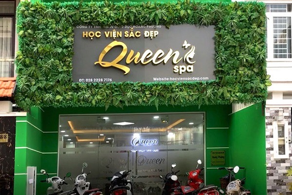 Mẫu bảng hiệu cỏ nhân tạp tiệm spa Queen
