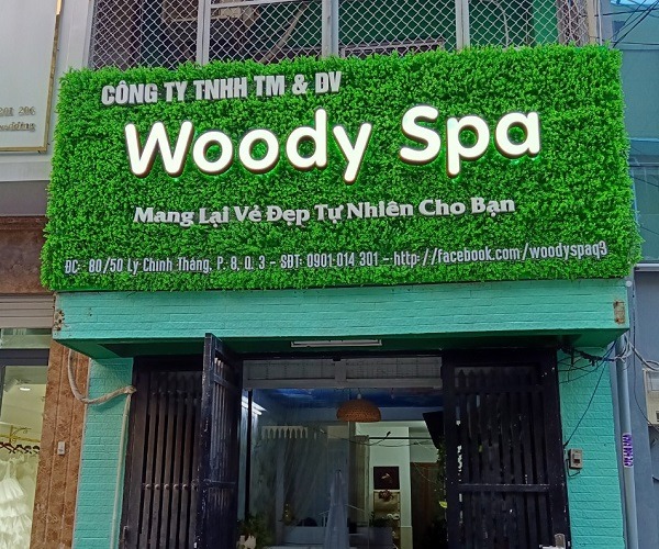 Mẫu bảng hiệu cỏ nhân tạo đẹp