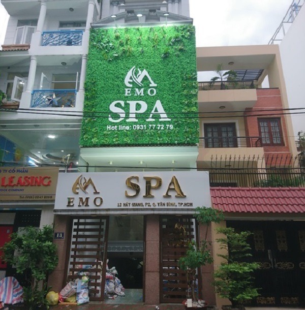 Mẫu bảng hiệu cỏ nhân tạo tiệm spa cao cấp