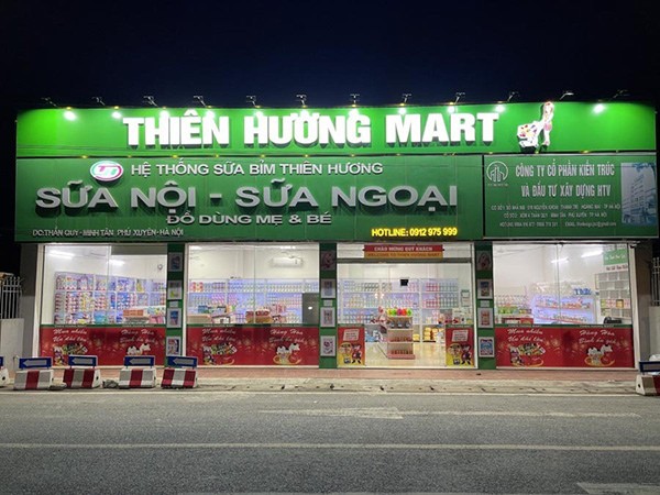 Mẫu bảng hiệu cửa h&agrave;ng sữa đen LED trong chữ nổi bật