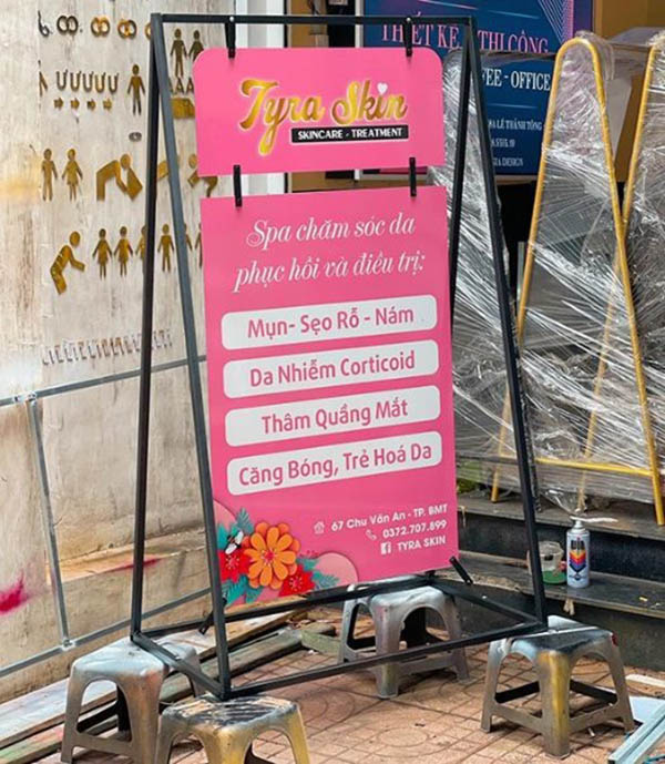 Mẫu bảng hiệu spa đứng s&aacute;ng tạo