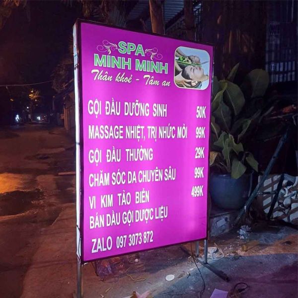 Mẫu bảng hiệu đứng spa hộp đ&egrave;n nổi bật
