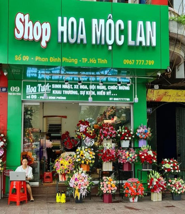 Mẫu biển quảng c&aacute;o hoa tươi Mộc Lan