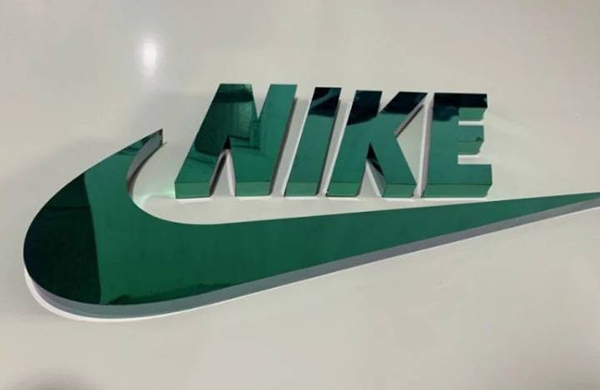 Mẫu chữ inox xanh lá làm logo NIKE