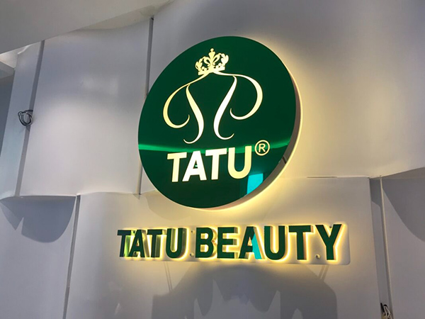 Mẫu chữ inox xanh lá Logo Tatu Beauty