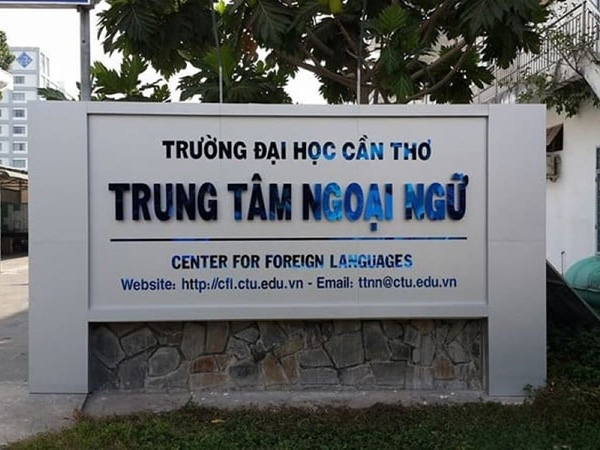 Mẫu chữ inox xanh dương trường đại học Cần Thơ