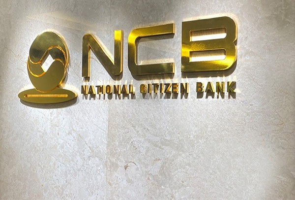 Gia công logo chữ nổi đồng dán tường