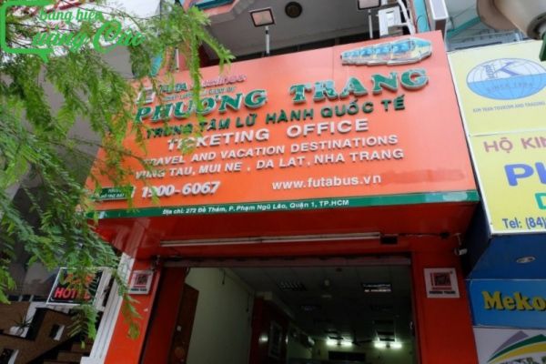 Bảng hiệu dịch vụ du lịch mica Phương Trang