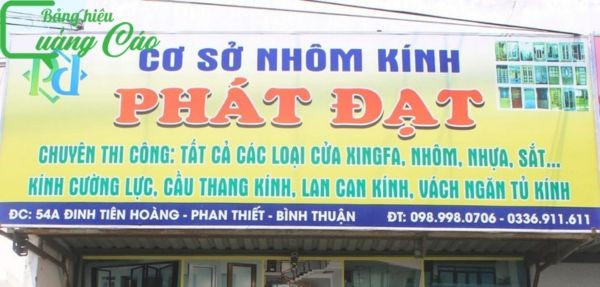 Bảng hiệu nhôm kính Phát Đạt bằng bạt hiflex