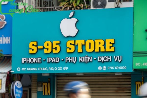 Bảng hiệu phụ kiện điện thoại chữ nổi mica S-95 Store