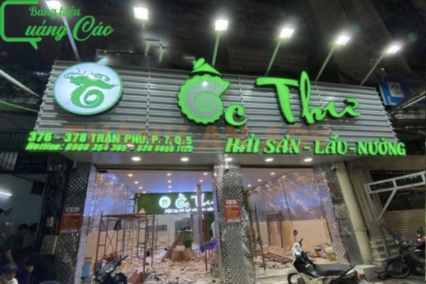 Bảng hiệu qu&aacute;n ốc Thư phong c&aacute;ch độc đ&aacute;o