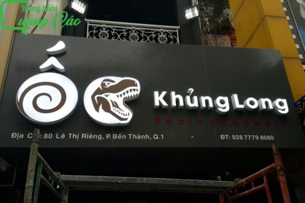 Bảng hiệu qu&aacute;n Ốc Khủng Long chữ nổi mica