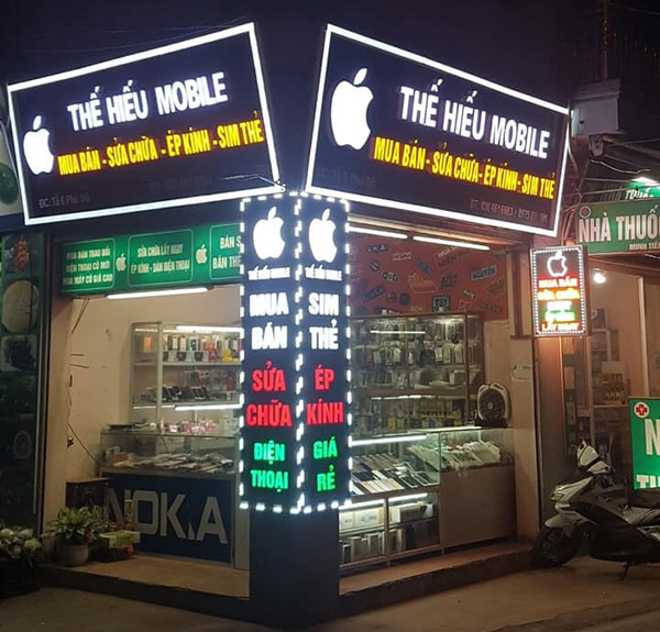 Mẫu biển quảng c&aacute;o cửa h&agrave;ng điện thoại đ&egrave;n LED nổi bật