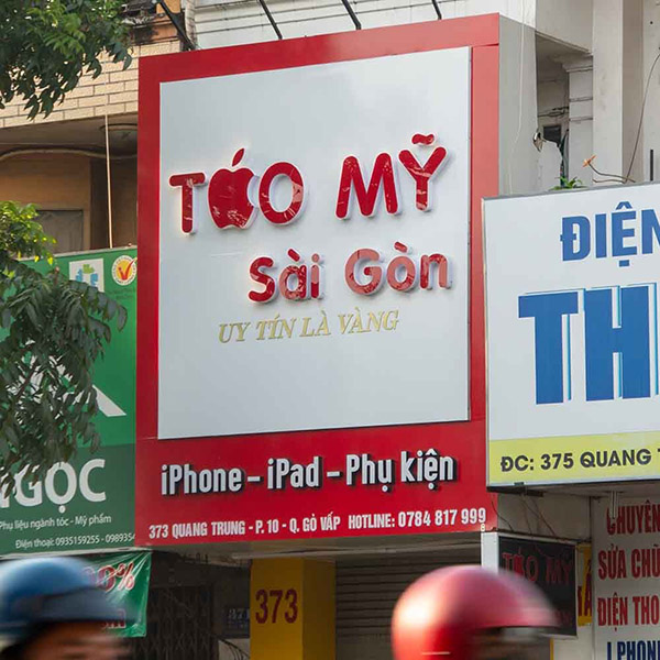 Mẫu bảng hiệu điện thoại chữ nổi Mica T&aacute;o Mỹ