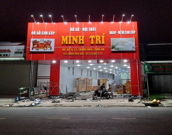 Thi c&ocirc;ng bảng hiệu nội thất Minh Tr&iacute;