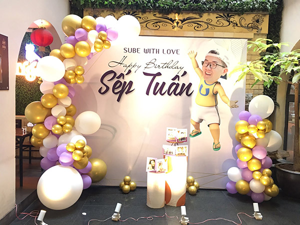 Mẫu backdrop sinh nhật cho sếp h&agrave;i hước, vui nhộn