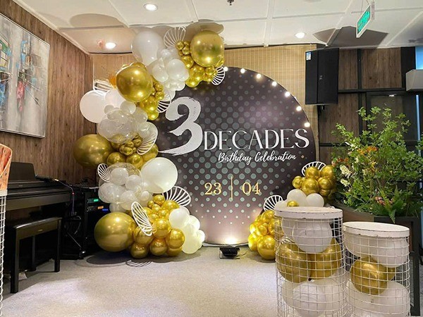 Mẫu backdrop sinh nhật c&ocirc;ng ty ấn tượng, &yacute; nghĩa