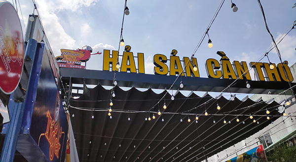 Mẫu bảng hiệu quảng c&aacute;o hải sản đẹp