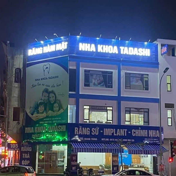 Mẫu bảng hiệu phòng khám nha khoa Tadashi