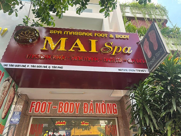 Thi c&ocirc;ng biển quảng c&aacute;o T&acirc;n Ph&uacute; trọn g&oacute;i